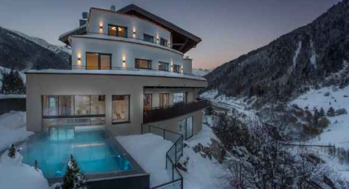 Hotel Grischuna, St Anton ski chalet, image 8